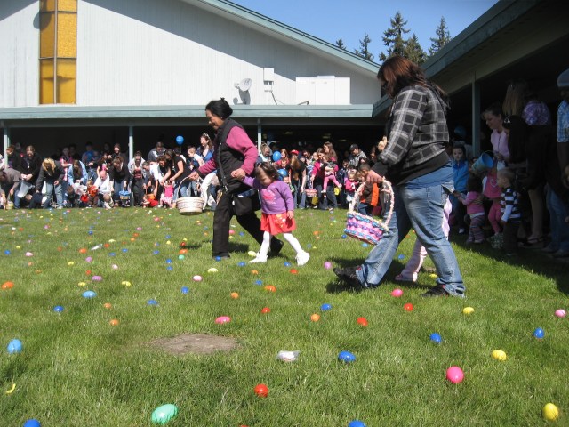 Eggstravaganza, toddlers go for eggs, IMG_0971