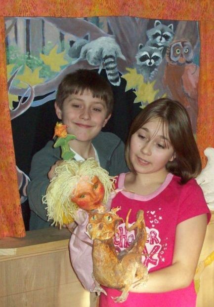 Molly Piper, Acorn, Katherine and Aidan at booth, best, KatherineAidan_014