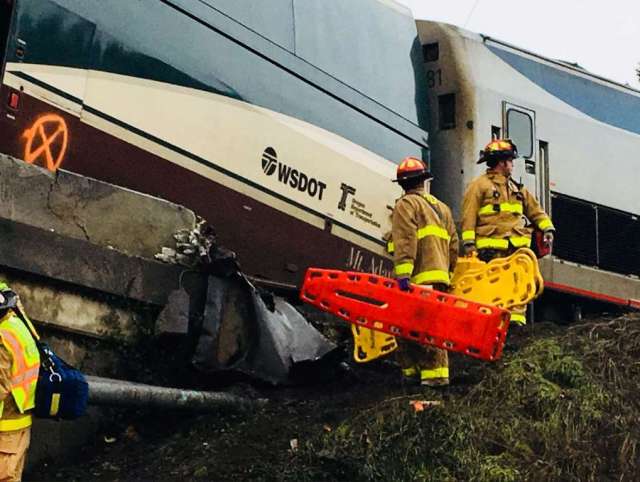 Amtrak derailment, PCSD, first responders, stretcher, 12. 18. 17